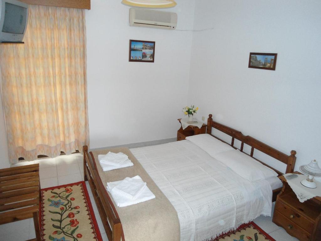 Evi Apartments And Studios Theologos  Room photo