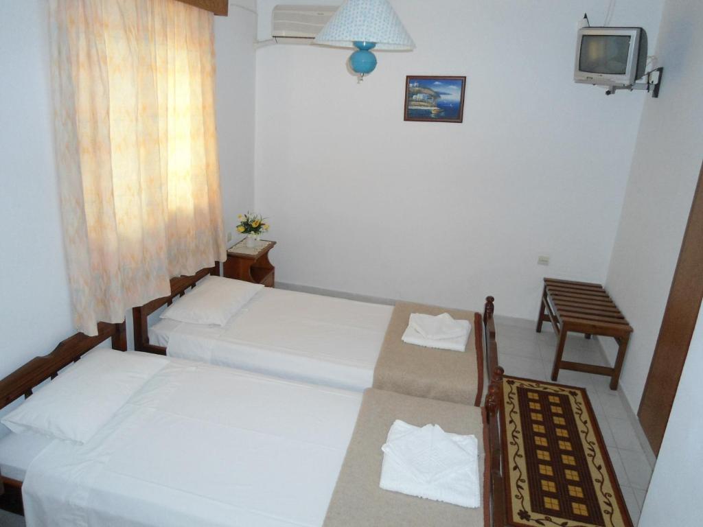 Evi Apartments And Studios Theologos  Room photo