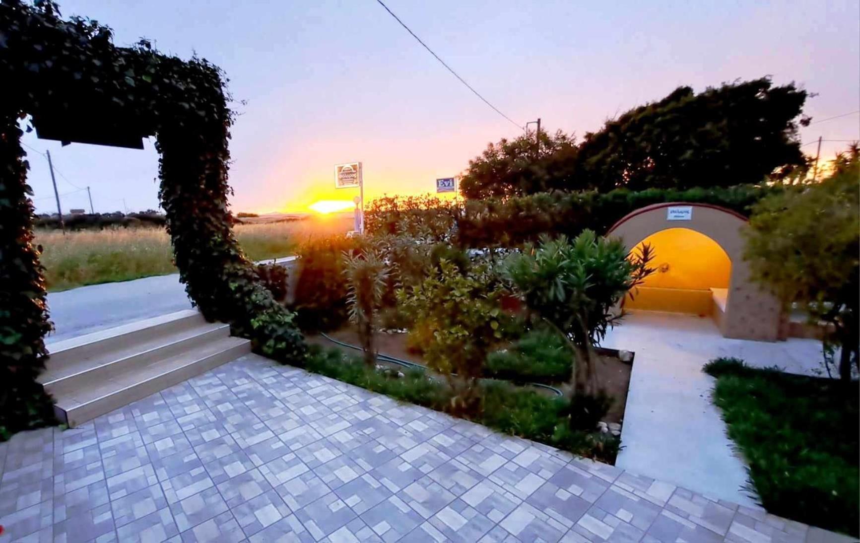 Evi Apartments And Studios Theologos  Exterior photo