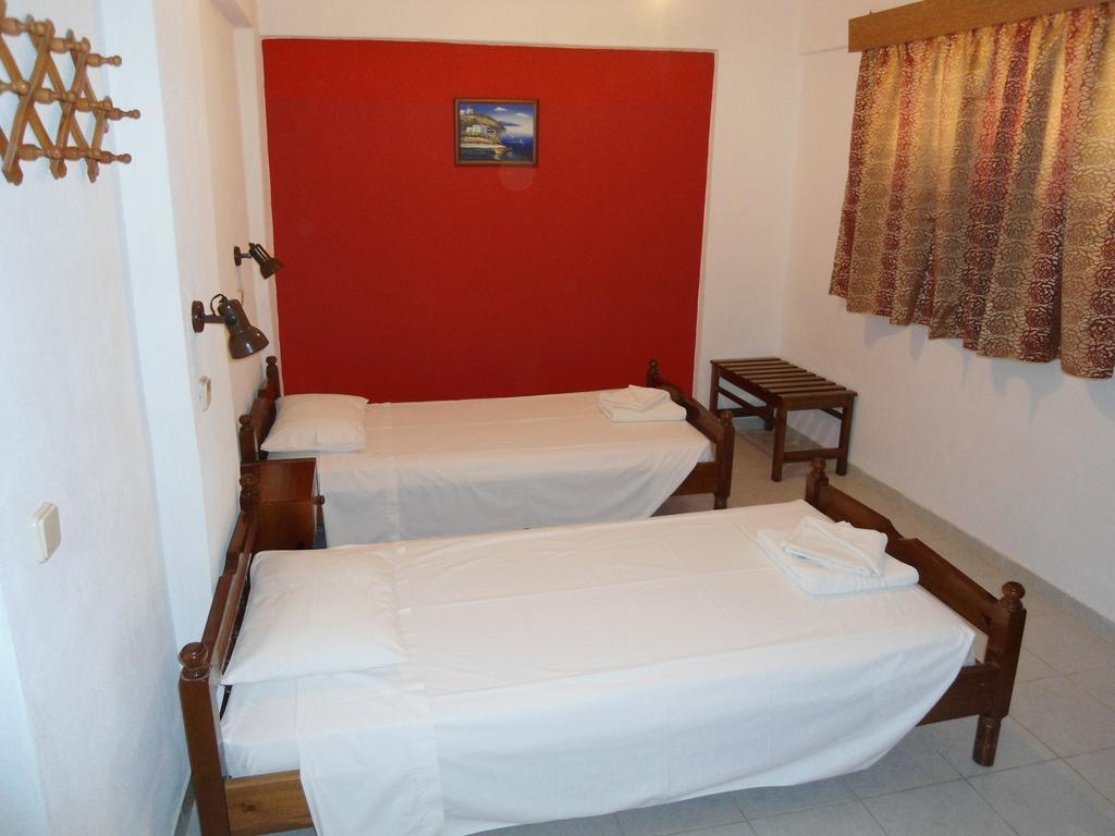 Evi Apartments And Studios Theologos  Room photo