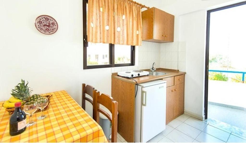 Evi Apartments And Studios Theologos  Exterior photo