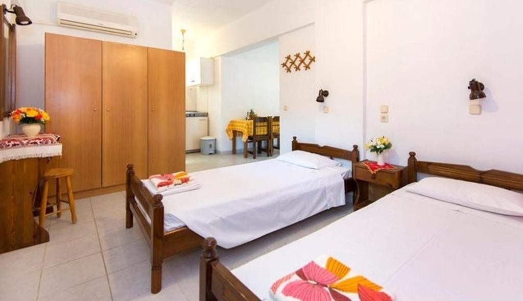 Evi Apartments And Studios Theologos  Room photo