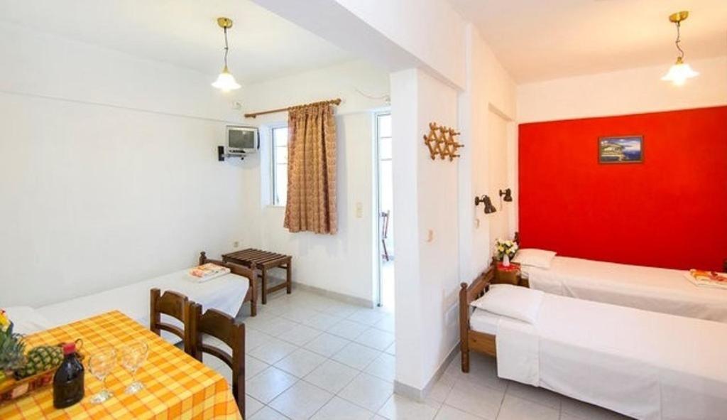 Evi Apartments And Studios Theologos  Room photo
